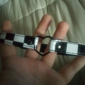 Black and white checked heart chocker